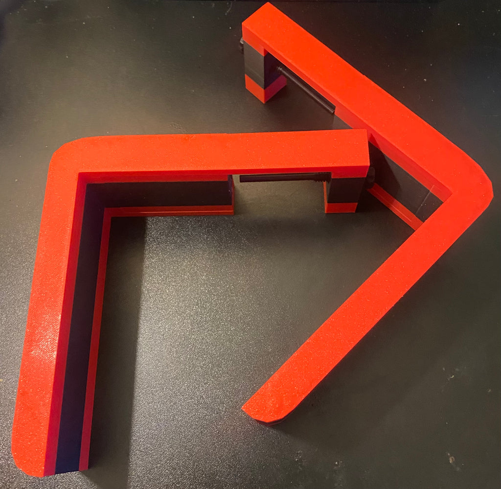 Airplane seat arm rest divider